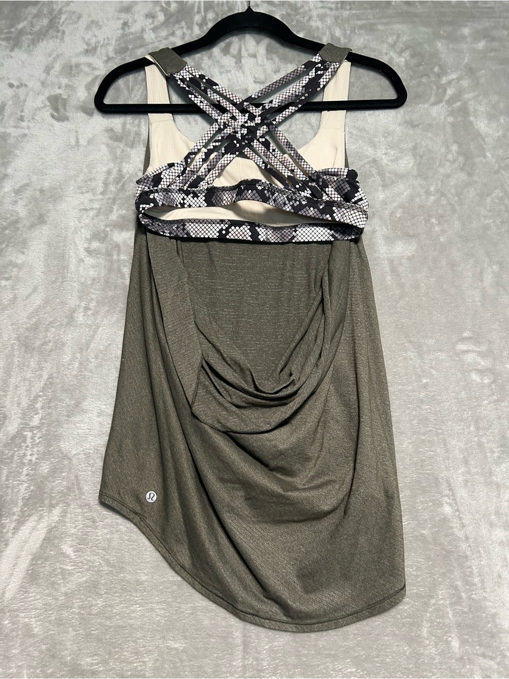 Lululemon Wild Tank Top Women’s 8 Yoga Workout Green - Picture 3 of 6